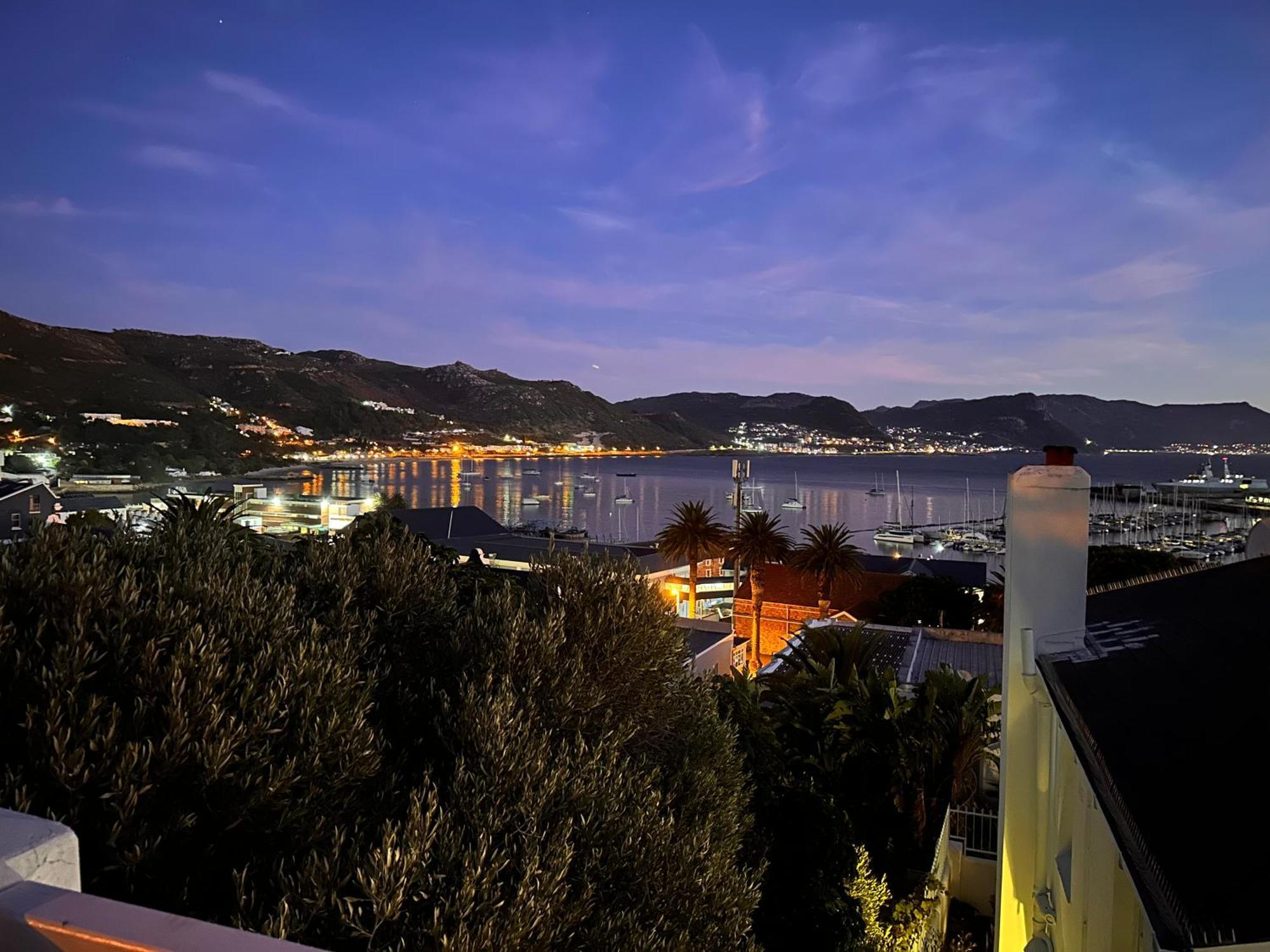 Bougainvillea House - The Heart Of Simonstown Simonʼs Town Buitenkant foto